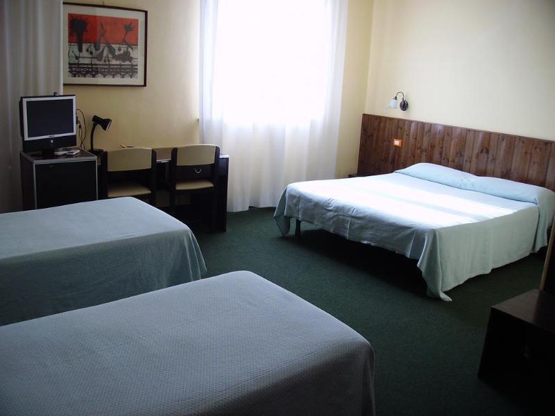 Giappone Inn Parking Hotel Livorno Exterior photo