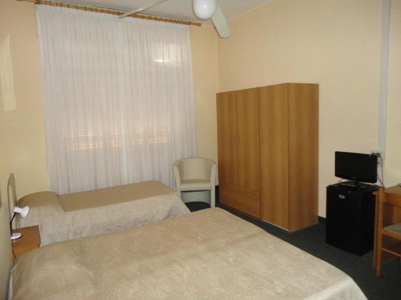 Giappone Inn Parking Hotel Livorno Exterior photo