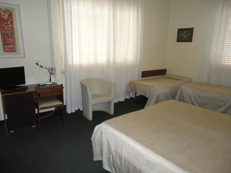 Giappone Inn Parking Hotel Livorno Exterior photo