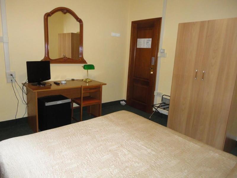 Giappone Inn Parking Hotel Livorno Exterior photo