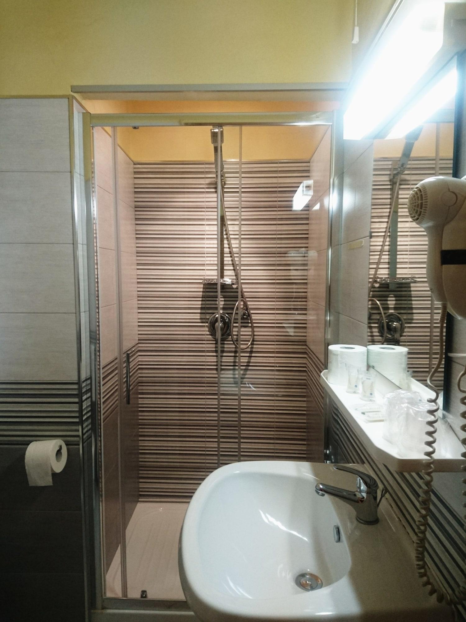 Giappone Inn Parking Hotel Livorno Exterior photo