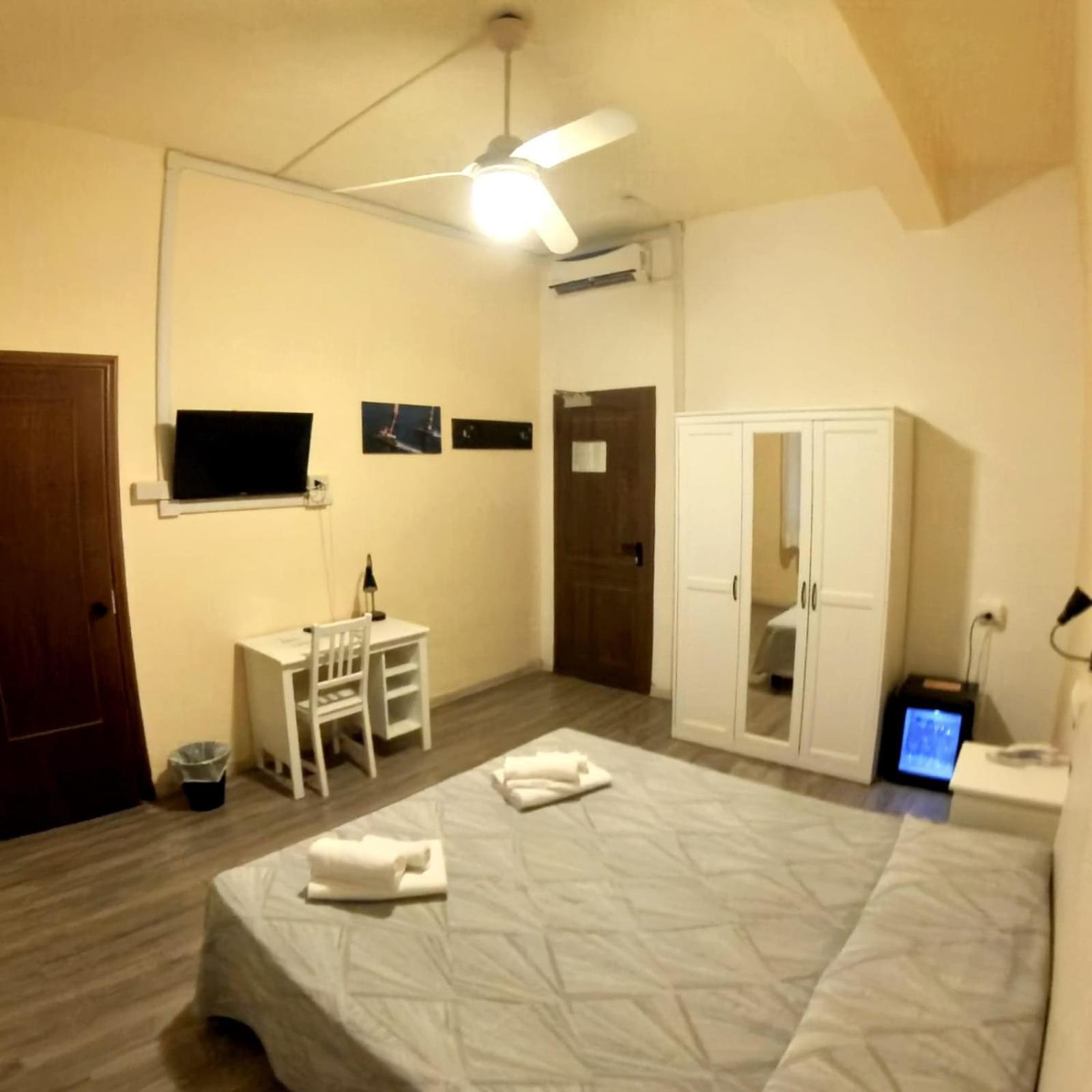 Giappone Inn Parking Hotel Livorno Exterior photo