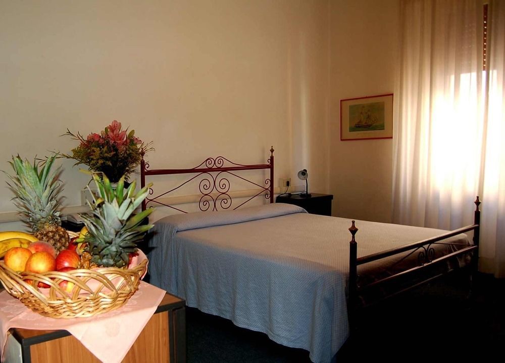 Giappone Inn Parking Hotel Livorno Exterior photo